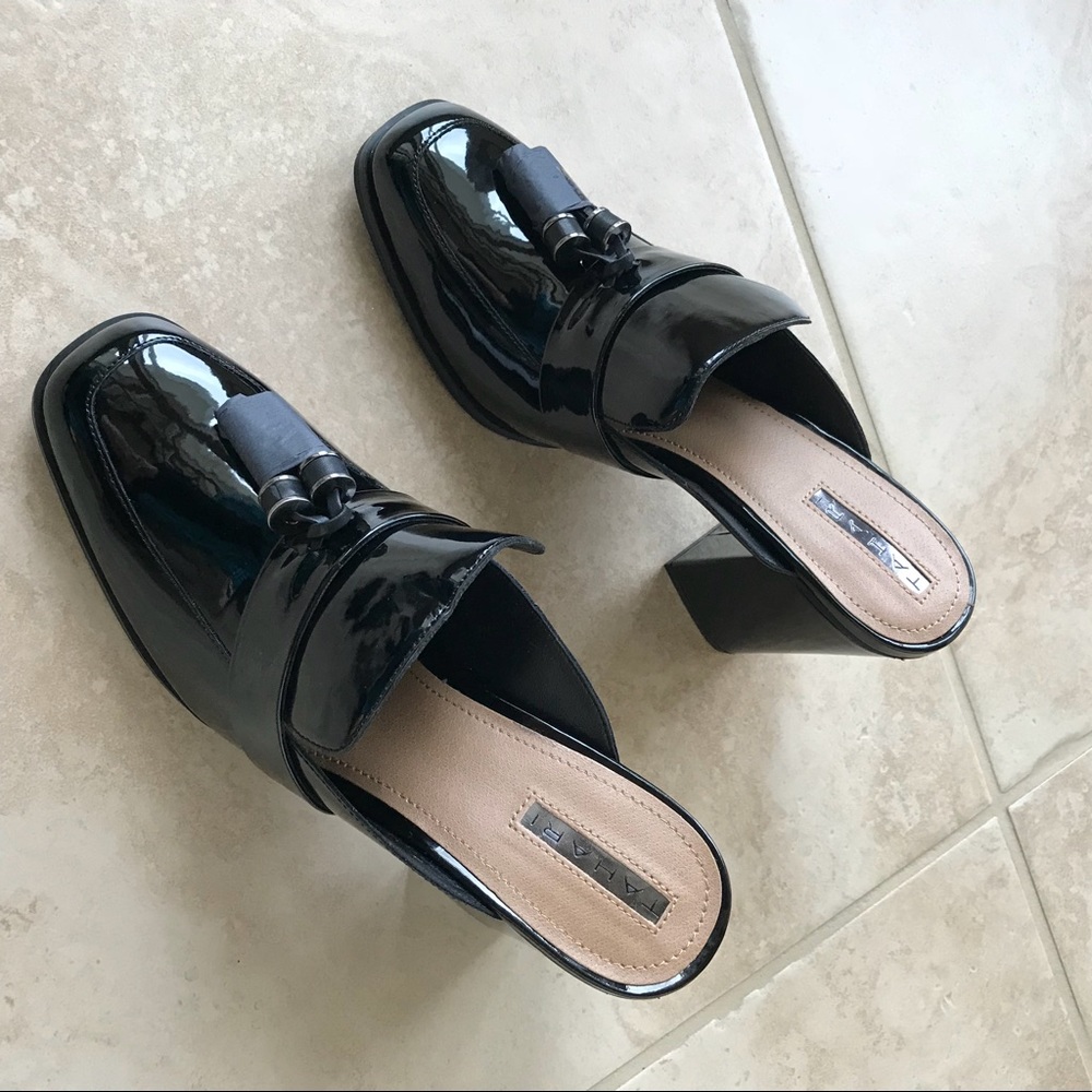 TAHARI patent Tassle loafers mule - Picture 6 of 8